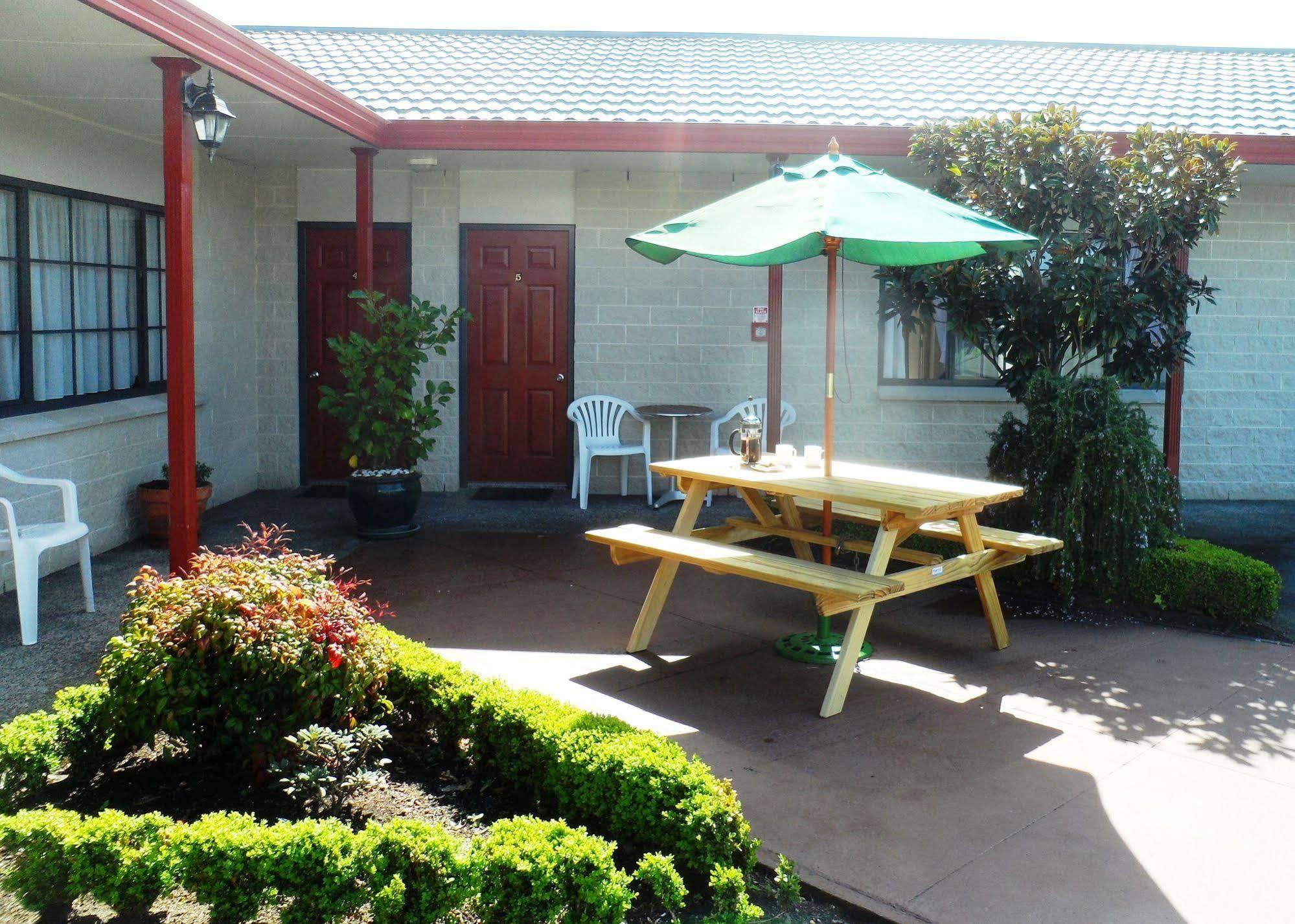 Bk'S Magnolia Motor Lodge Whanganui Dış mekan fotoğraf